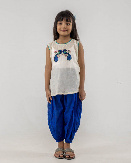 Girls Hand Embroidered Cotton 2 Piece Outfit Set – Sleeveless Top with Peacock Design & Comfortable Loose Fit Pants