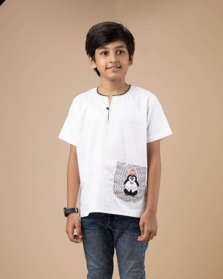 Boys White Handloom Cotton Fotua Kurta Shirt – Short Sleeve Ethnic Kids Top with Cute Penguin Design Pocket